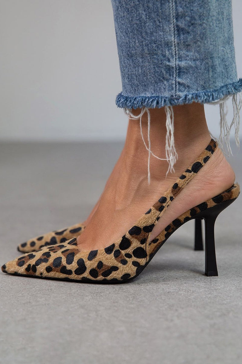 Laro™ | Pointed toe pump with khaki leopard print