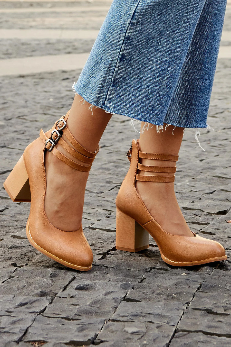 Caa™ | Smooth sandals with ankle strap and thick heel